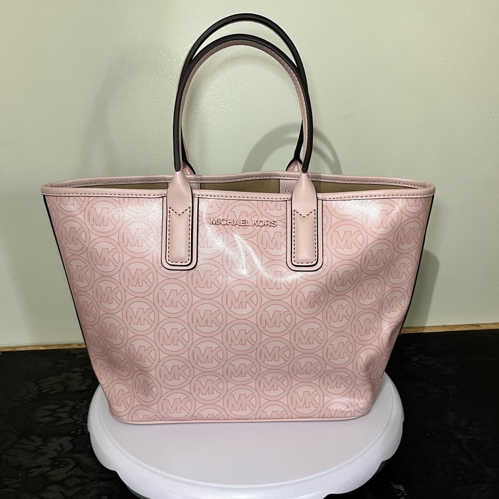 Micheal Kors pink purse & cardholder